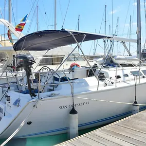 Velero Babu Botel
