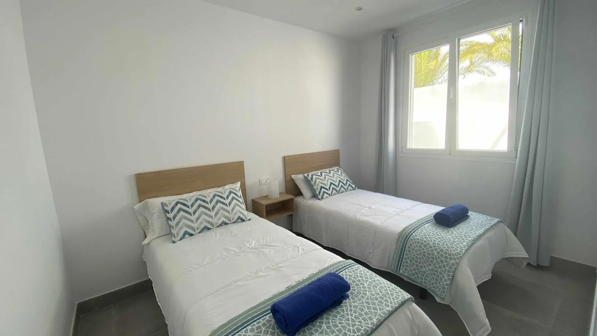Aguja Villa Con Piscina Y Barbacoa Para Disfrutar Puerto Calero Spain