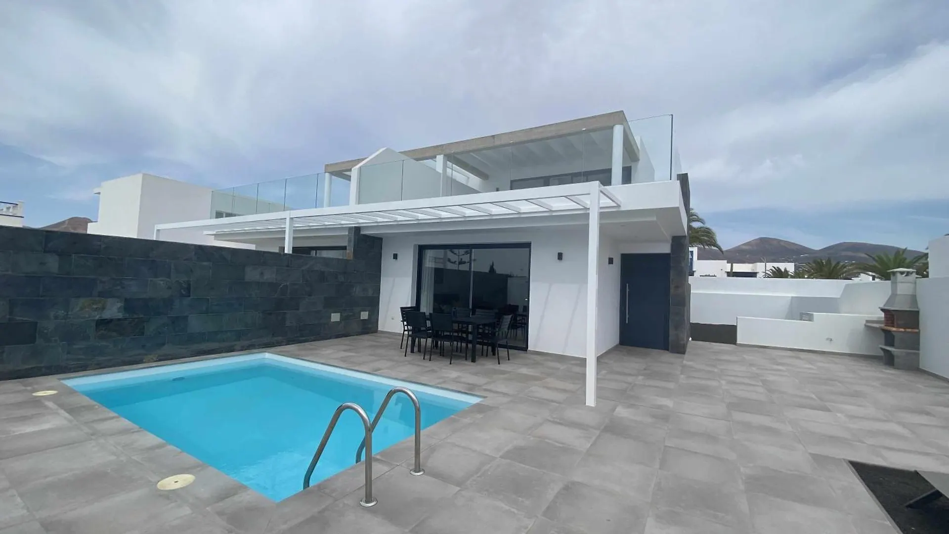 Aguja Villa Con Piscina Y Barbacoa Para Disfrutar Puerto Calero